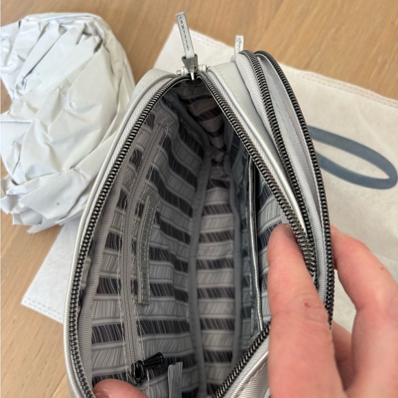 NWT Lug Super Coupe 2 Metallic Silver - Picture 7 of 15